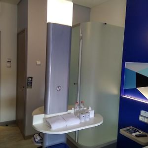 Kamar kembar standard